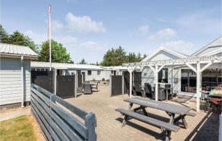22-Bedroom Holiday Home In Henne - Henne - 1