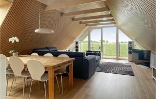 Amazing Apartment In Østermarie - Østermarie - 5