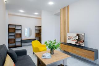 1BR Sunlit Center French Balcony Self checkin Keygo 50 - Yerevan - 9
