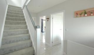 Deluxe 3 Bedroom 2 Bath House &Parking by CozyNest - 2