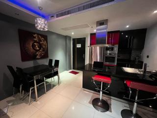 306 Promotion Modern 1 Bedroom Apartment In Bangla Road Patong Beach With Private Jacuzzi & Roof Top Pool - Patong - 1