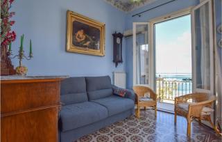 Cozy Apartment In Castellammare Dg - 4
