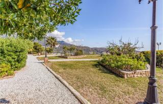 Pet Friendly Apartment In Alcaucín - 7