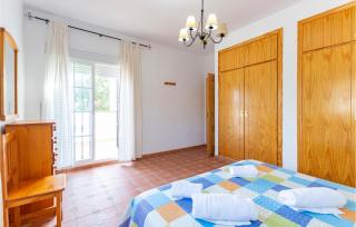 Pet Friendly Apartment In Alcaucín - Alcaucín - 3