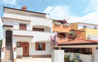 2 Bedroom Lovely Apartment In Pula - 8