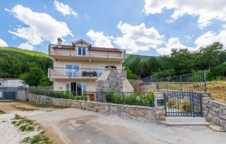 Amazing Home In Vrlika With Wifi - Vrlika - 1