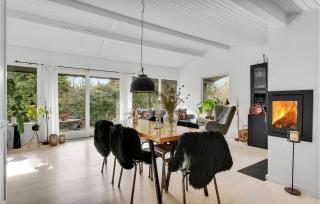Cozy Home In Dronningmølle With Kitchen - 4