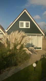Modern eingerichtetes Ferienhaus in ruhiger und strandnaher Lage - Julianadorp - 7