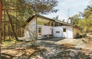 4 Bedroom Cozy Home In Nexø - 2