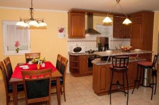 Hochwertiges Ferienhaus Steffi mit Terrasse - Balatonberény - 5