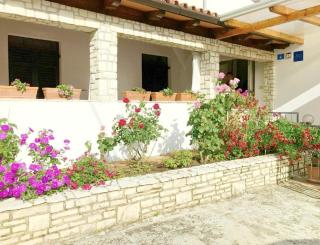 Schönes Ferienhaus in Zambratija mit Terrasse und Nah am Strand - Zambratija - 9