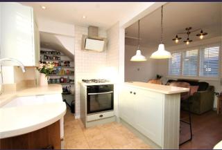 Sanzzy Room London - Thornton Heath - 7