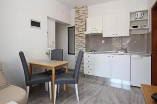 Modern eingerichtete Apartment für 4 Personen, Klimatisiert, freie Parkplatz und Wi-fi, Grillmögligkeit - Baška (Bescanuova) - 8