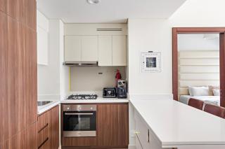 Beautiful 2BR APT with Gym and Pool - Dubai - 1