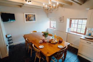 The Manor House - Lydstep - 5