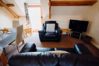 Seascape Cottage - Lydstep - 8