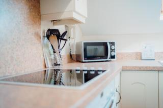 Seascape Cottage - Lydstep - 4