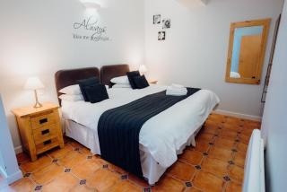 Gardeners Cottage - Lydstep - 0