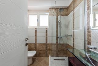 Lucas Lake View Penthouse - Tirana - 4