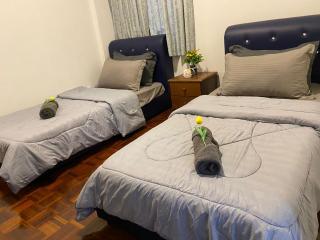 Ennys Homestay PortDickson 2 BR WITH POOL - Port Dickson - 2
