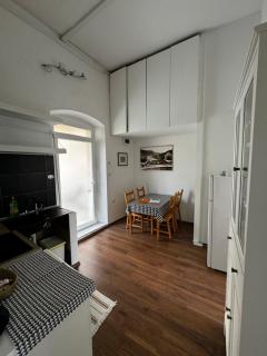 Kolbe Hvar Piazza Apartment - Hvar - 4