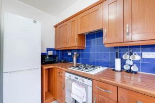 Delightful 4 bedroom House Thamesmead West From 360stays - 8