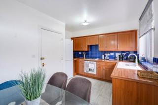 Delightful 4 bedroom House Thamesmead West From 360stays - 6