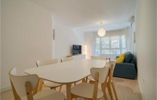 4 Bedroom Cozy Apartment In Málaga - 5