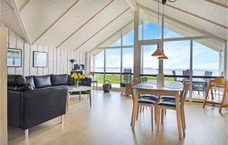 Three-Bedroom Holiday Home In Sjolund - 8