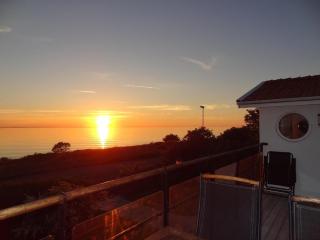 Freistehende Strandvilla mit großem Balkon - Sandvik - 6
