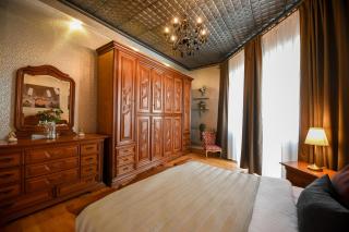Centrally Located 2BR Apartment with Balcony & Unique Design - Bucarest - 3