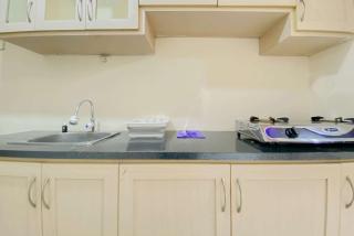 Spacious and Cozy Studio Grand Palace Kemayoran Apartment By Travelio - Jacarta - 1