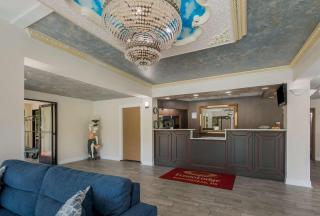Econo Lodge Inn & Suites - Diamondhead - 3