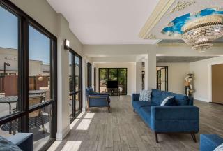 Econo Lodge Inn & Suites - Diamondhead - 1