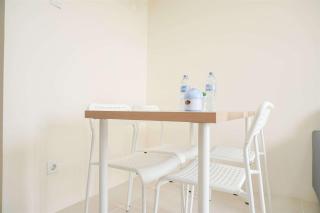 Comfortable and Homey 2BR Belmont Residence Puri Apartment By Travelio - Jakarta - 3