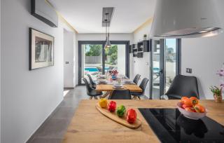 Amazing Home In Medulin With Wifi - Medulin - 5