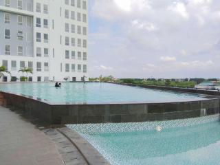 Modern and Nice 2BR at Patraland Urbano Apartment By Travelio - Bekasi - 8