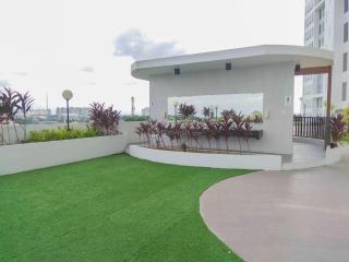 Modern and Nice 2BR at Patraland Urbano Apartment By Travelio - Bekasi - 6