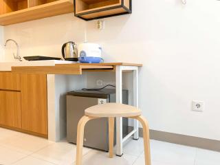 Homey and Restful Studio Room Tokyo Riverside PIK 2 Apartment By Travelio - 4