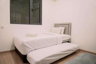 Wonderful and Homey 3BR Sky House BSD Apartment By Travelio - Tangerang - 2