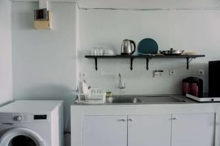 Cozy Living Studio Room Apartment at H Residence By Travelio - 3