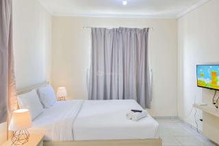 Good and Cozy Studio (Free IPL & Utilities) Grand Palace Kemayoran Apartment By Travelio - Jakarta - 6