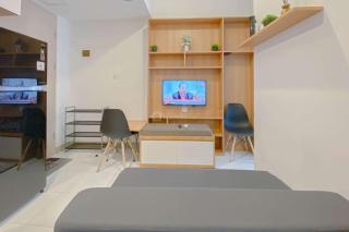 Best Deal and Restful 2BR Tokyo Riverside PIK 2 Apartment By Travelio - Rawalembang - 5