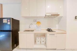 Comfort Living 2BR at Sky House BSD Apartment By Travelio - 7
