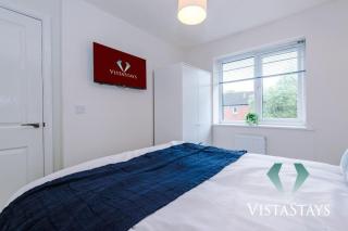 Modern 3 Bed House in Manchester with Pool Table and Driveway Parking by Vista Stays Short Lets - Manchester - 3