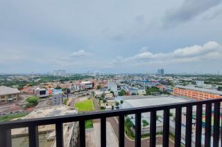Modern and Comfort Look Studio Kingland Avenue Apartment By Travelio - 6