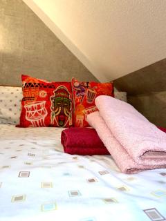 Crescent Loft Apartment - 1 bed - 9