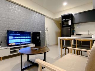 Restful and Modern Look 2BR at Meikarta Apartment By Travelio - 5