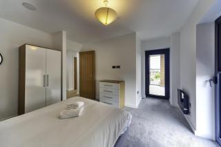 Stunning 2 Bedroom Apartment in Central Ashford - 5