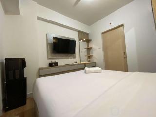 Comfort and Cozy Stay 1BR at The Alton Apartment By Travelio - Semarang - 0